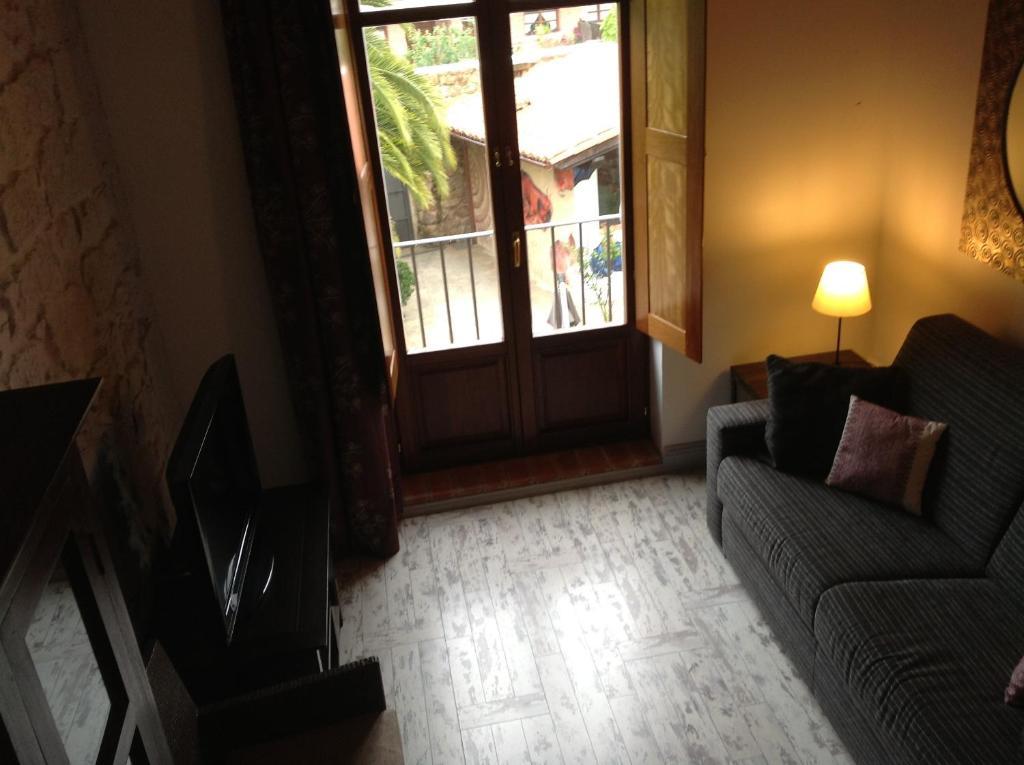 Apartamentos Rurales La Villa De Piedra Cartes Room photo
